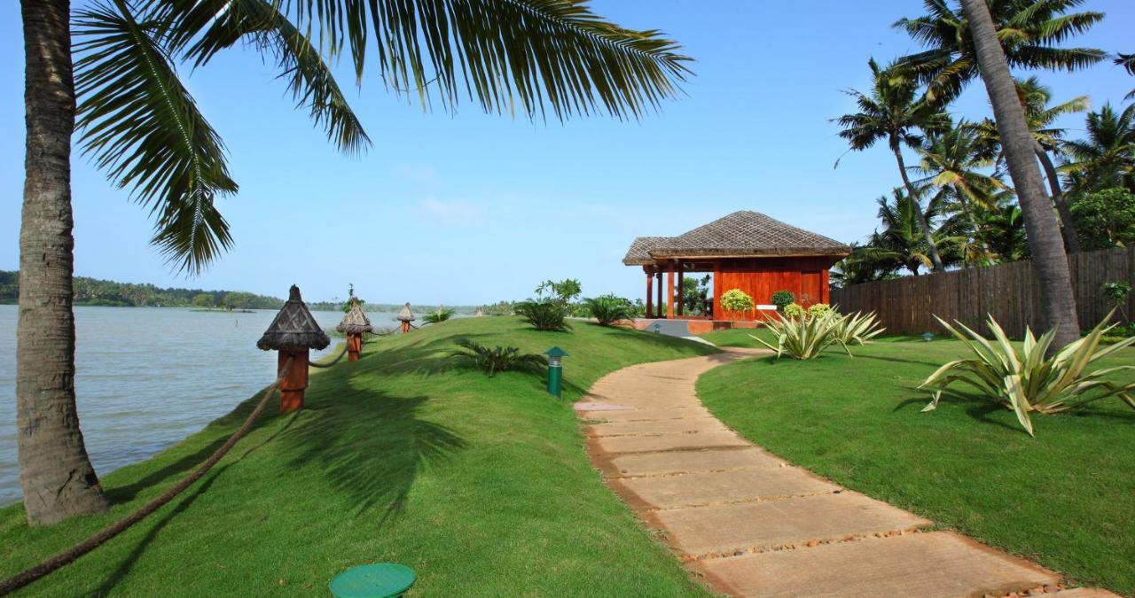 Fragrant Nature Backwater Resort & Ayurveda Spa Kollam Kültér fotó