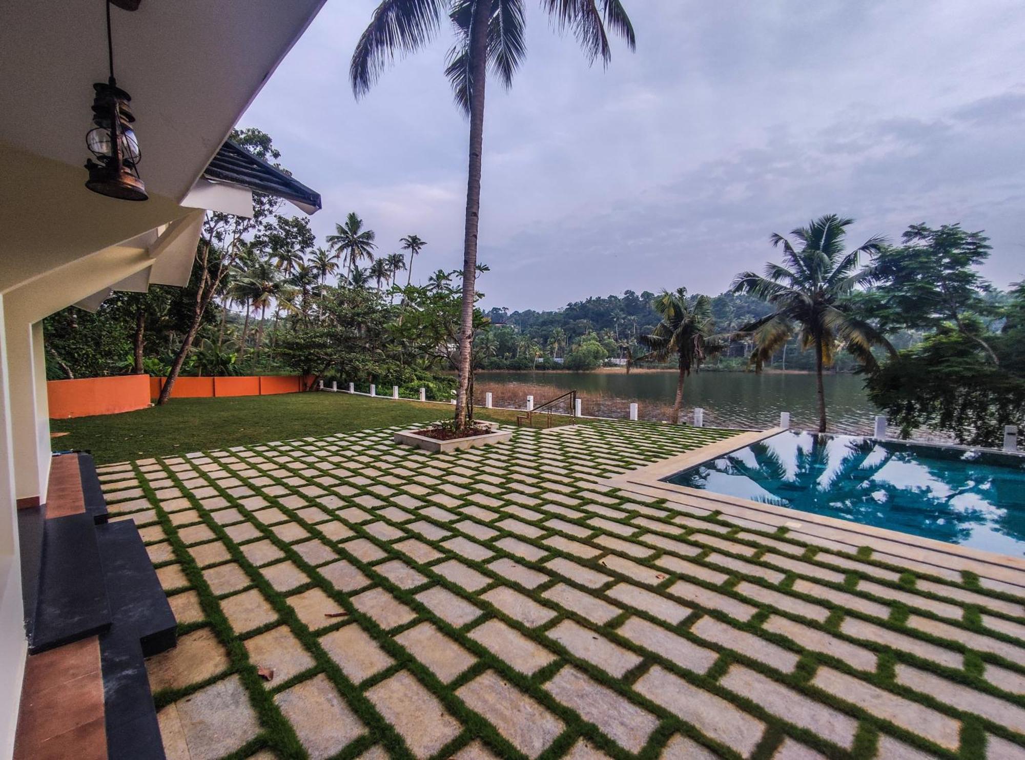 Fragrant Nature Backwater Resort & Ayurveda Spa Kollam Kültér fotó