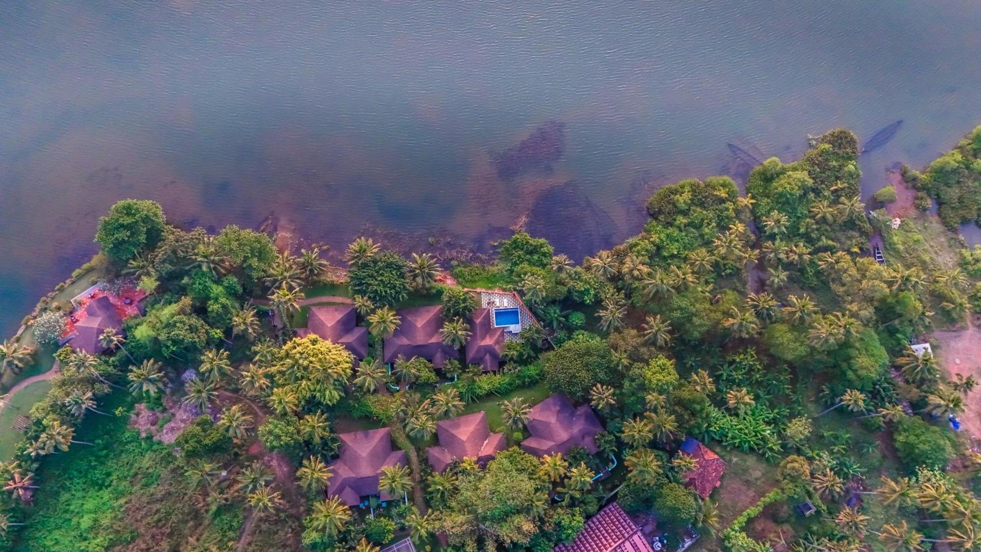Fragrant Nature Backwater Resort & Ayurveda Spa Kollam Kültér fotó