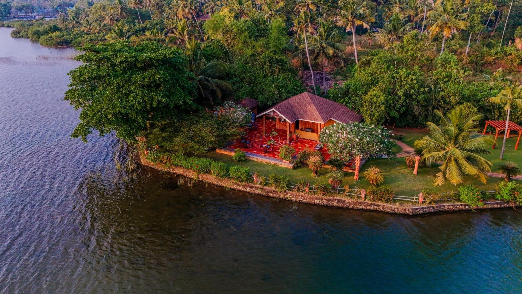 Fragrant Nature Backwater Resort & Ayurveda Spa Kollam Kültér fotó