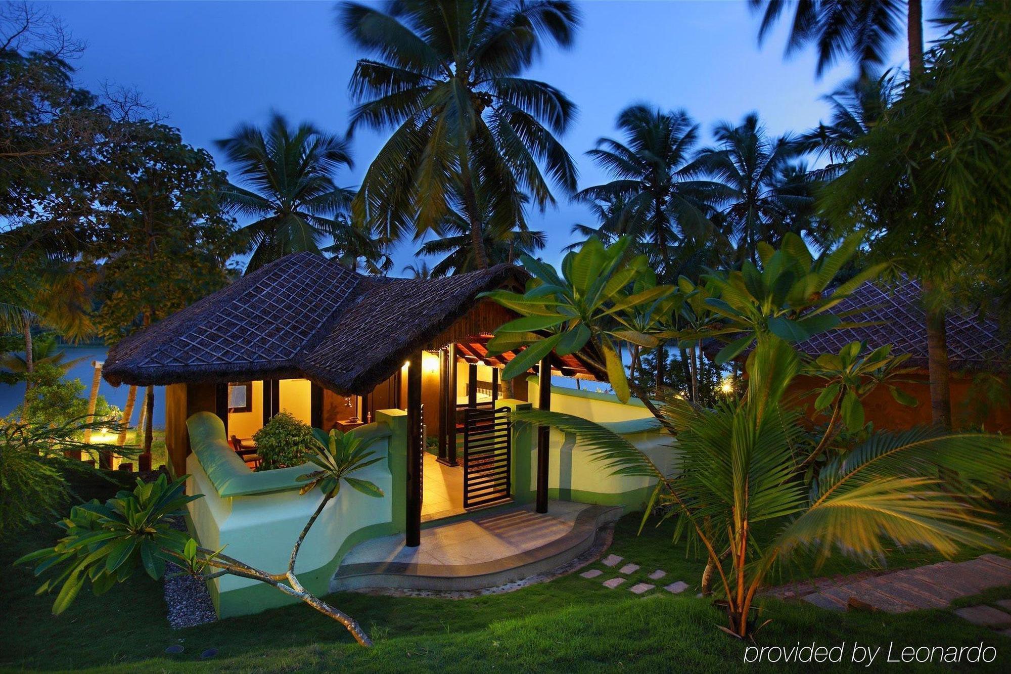 Fragrant Nature Backwater Resort & Ayurveda Spa Kollam Kültér fotó